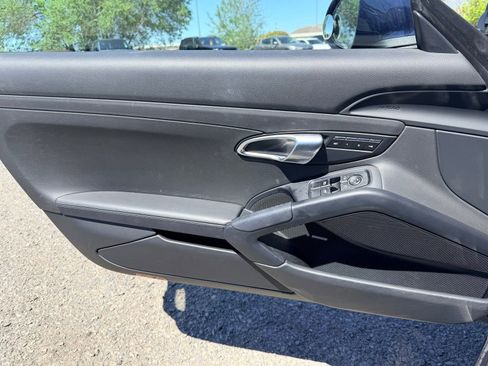 Used 2019 Porsche 718 Boxster RWD image 19