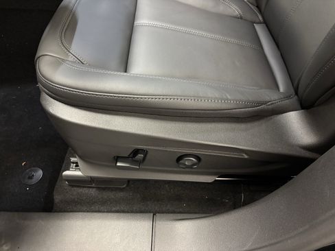 New 2025 Alfa Romeo Stelvio Sprint image 6