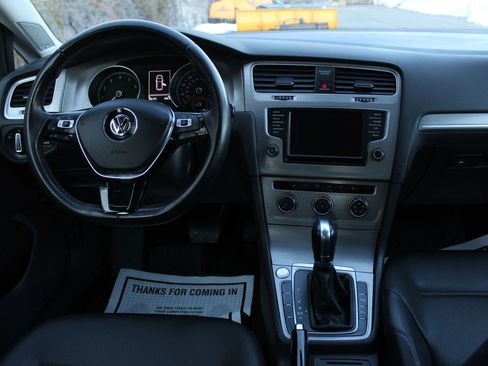 Used 2016 Volkswagen Golf SE w/ Lighting Package image 19