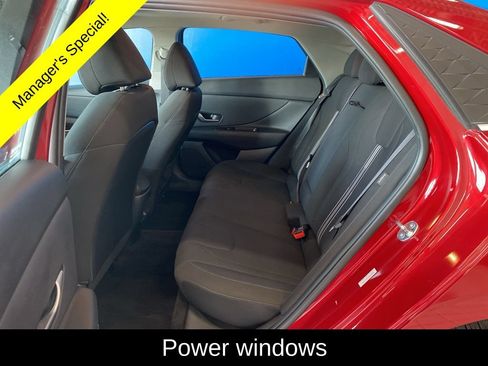 Used 2025 Hyundai Elantra SEL FWD image 12