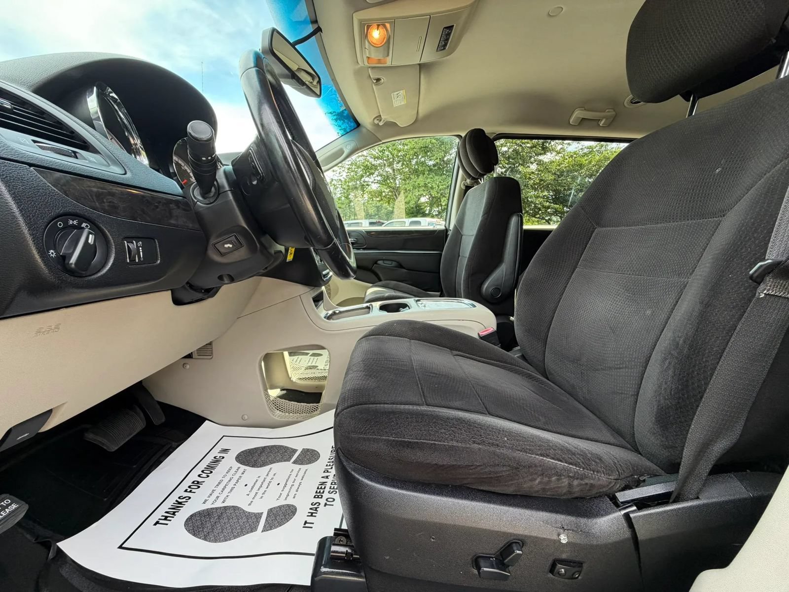 Used 2013 Dodge Grand Caravan SXT w/ UConnect Hands-Free Group FWD image 11
