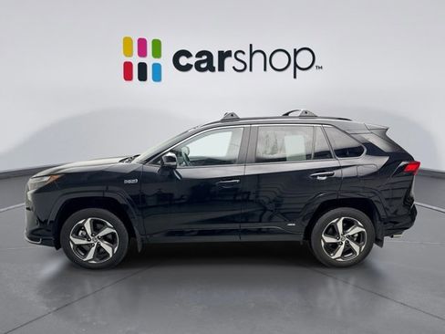 Used 2022 Toyota RAV4 SE w/ Weather & Moonroof Package image 2