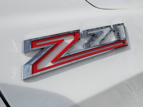 Used 2021 Chevrolet Suburban Z71 w/ Rear Media and Nav Package image 10