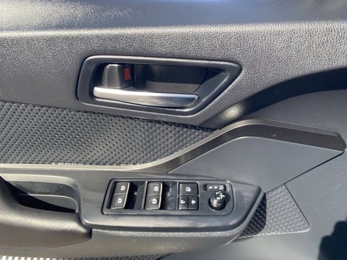 Used 2018 Toyota C-HR XLE image 23