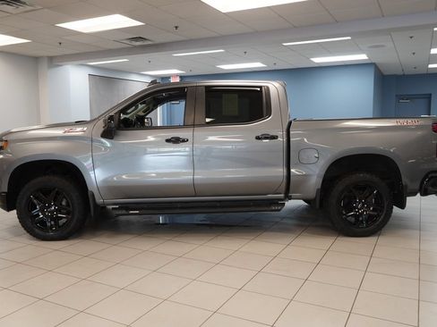 Used 2021 Chevrolet Silverado 1500 LT Trail Boss w/ Convenience Package II AWD/4WD image 2