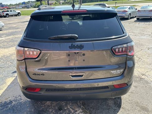 Used 2020 Jeep Compass Latitude AWD/4WD image 7