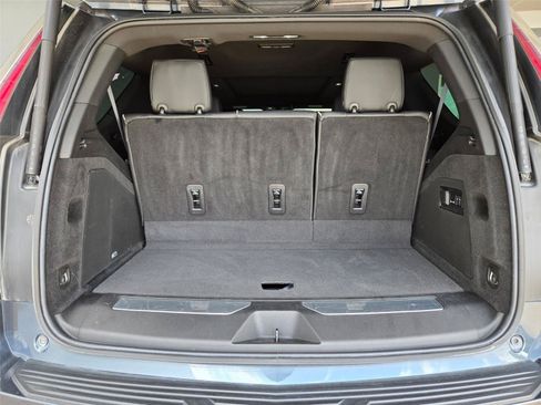 Used 2021 Cadillac Escalade Premium Luxury AWD/4WD image 33