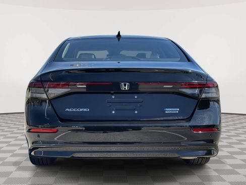 Used 2024 Honda Accord Touring image 4