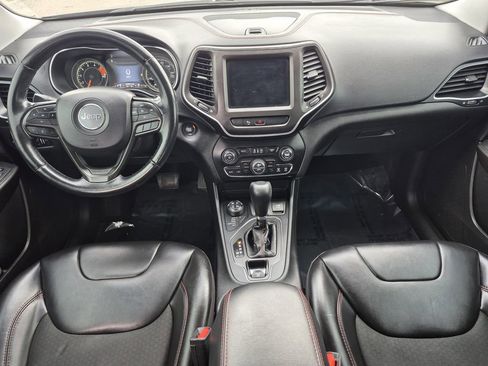 Used 2019 Jeep Cherokee Trailhawk w/ Cold Weather Group image 14