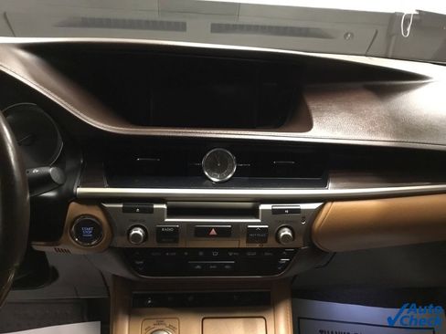 Used 2018 Lexus ES 350 w/ Navigation System Package image 46