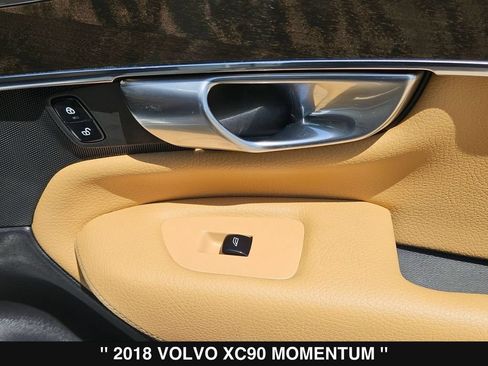 Used 2018 Volvo XC90 T6 Momentum w/ Convenience Package AWD/4WD image 31