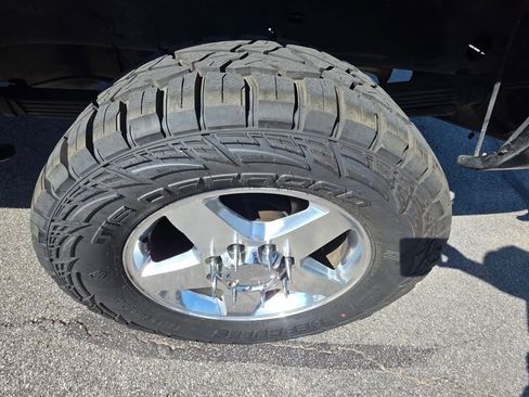 Used 2005 Chevrolet Silverado 2500 LT w/ Heavy-Duty Power Package image 10