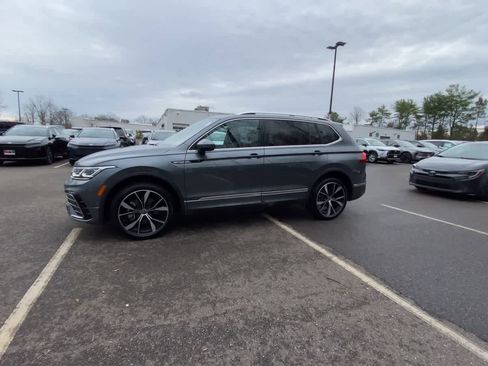 Used 2024 Volkswagen Tiguan SEL R-Line image 7