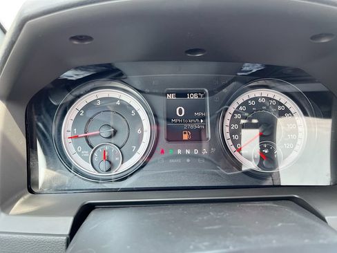 Used 2022 RAM 1500 Warlock AWD/4WD image 12
