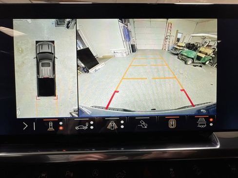 Certified 2024 Chevrolet Silverado 1500 High Country w/ Technology Package image 15