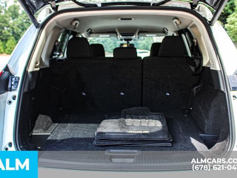 Used 2025 Nissan Rogue SV FWD image 22