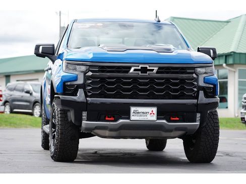 Used 2024 Chevrolet Silverado 1500 ZR2 image 8