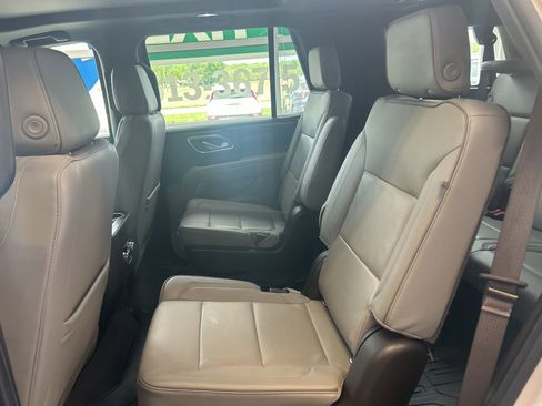 Used 2021 GMC Yukon SLT w/ SLT Luxury Plus Package AWD/4WD image 17