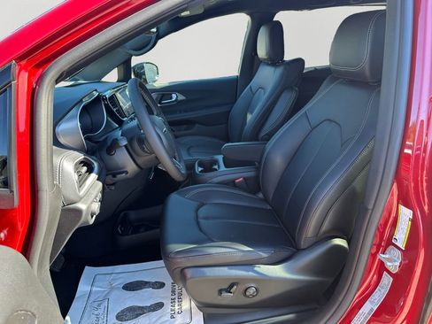 New 2026 Chrysler Pacifica Select image 24