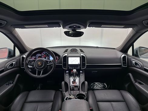 Used 2018 Porsche Cayenne Platinum Edition w/ Premium Package Plus image 28