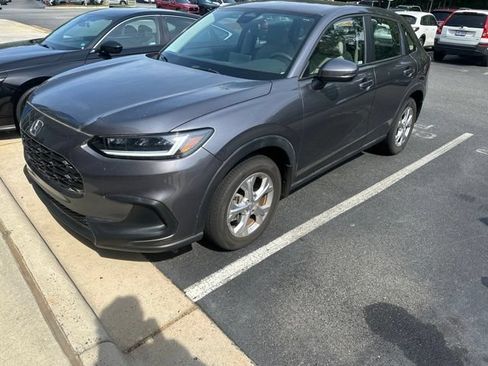 Used 2023 Honda HR-V LX image 2