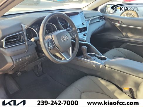 Used 2022 Toyota Camry LE image 6