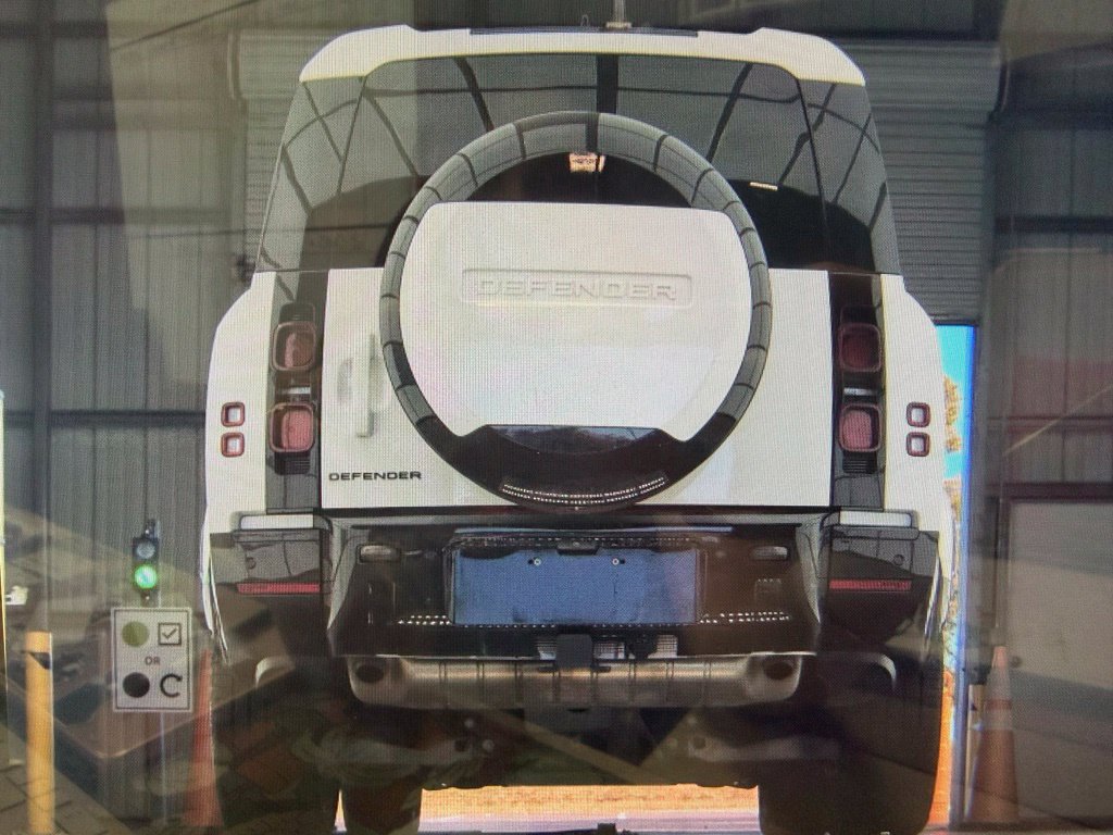 Used 2024 Land Rover Defender 130 X-Dynamic SE AWD/4WD image 7