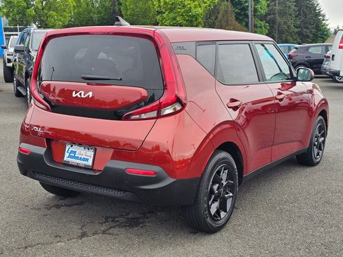 Used 2022 Kia Soul LX w/ Technology Package FWD image 5