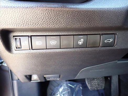 Used 2024 Toyota RAV4 SE w/ Convenience Package AWD/4WD image 17