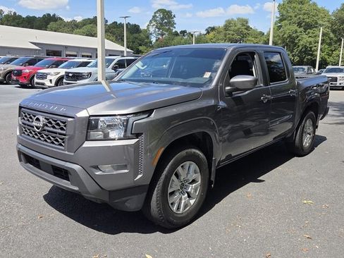 Used 2023 Nissan Frontier SV w/ SV Convenience Package RWD image 3
