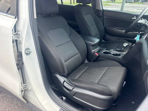 Used 2021 Kia Sportage LX AWD/4WD image 16