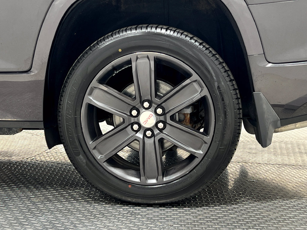 Used 2017 GMC Acadia Denali w/ Technology Package AWD/4WD image 40