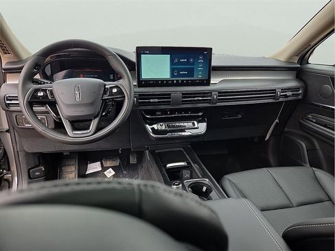 New 2026 Lincoln Corsair Premiere image 9