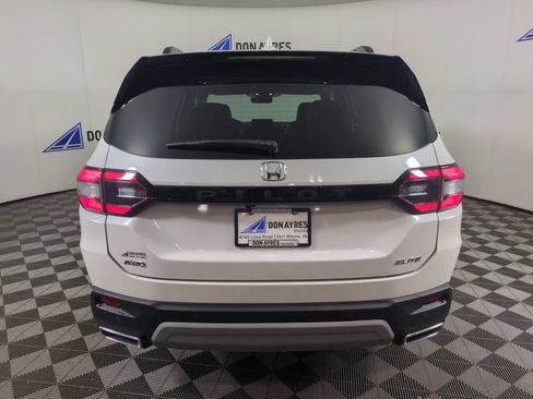Certified 2023 Honda Pilot Elite image 5