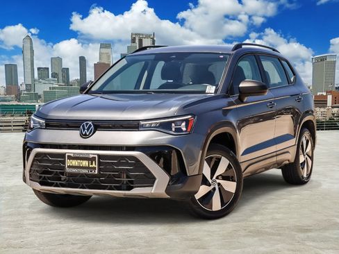 Used 2025 Volkswagen Taos S AWD/4WD image 1