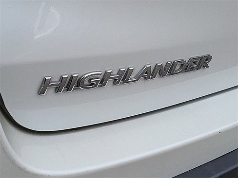 Used 2018 Toyota Highlander Plus image 27