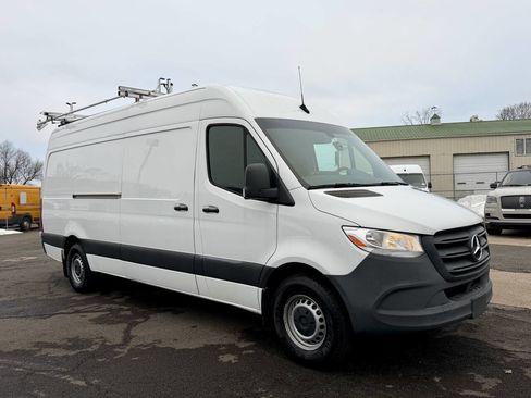 Used 2022 Mercedes-Benz Sprinter 2500 image 4