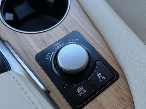 Used 2018 Lexus RX 450hL Premium w/ Premium Package image 11