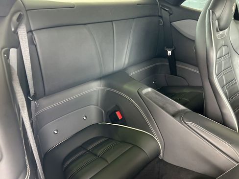 Used 2019 Ferrari Portofino Base image 40