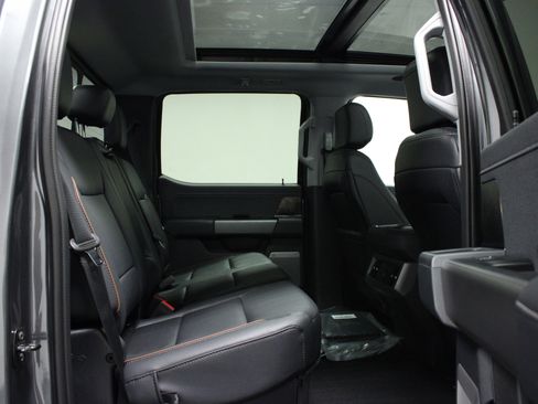 New 2026 Ford F250 Lariat w/ Black Appearance Package image 15