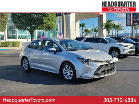 Used 2025 Toyota Corolla LE image 1
