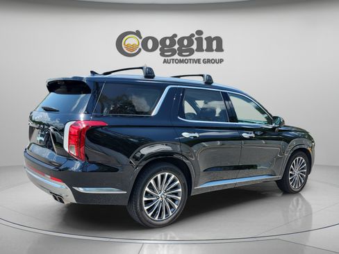 Certified 2023 Hyundai Palisade Calligraphy FWD image 5