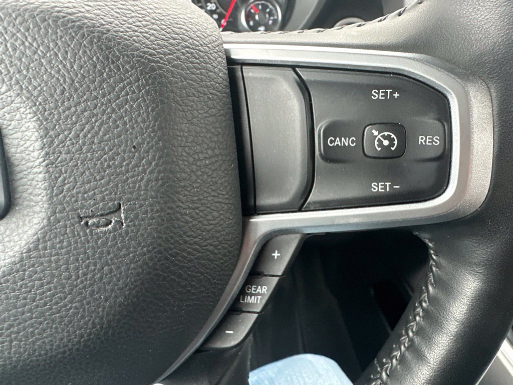 Used 2022 RAM 1500 Big Horn AWD/4WD image 40