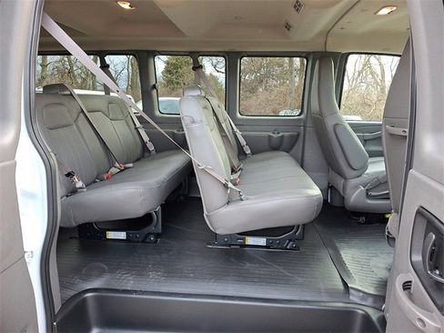 New 2025 Chevrolet Express 3500 LS image 6
