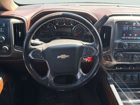 Used 2015 Chevrolet Silverado 1500 High Country w/ High Country Premium Package AWD/4WD image 17