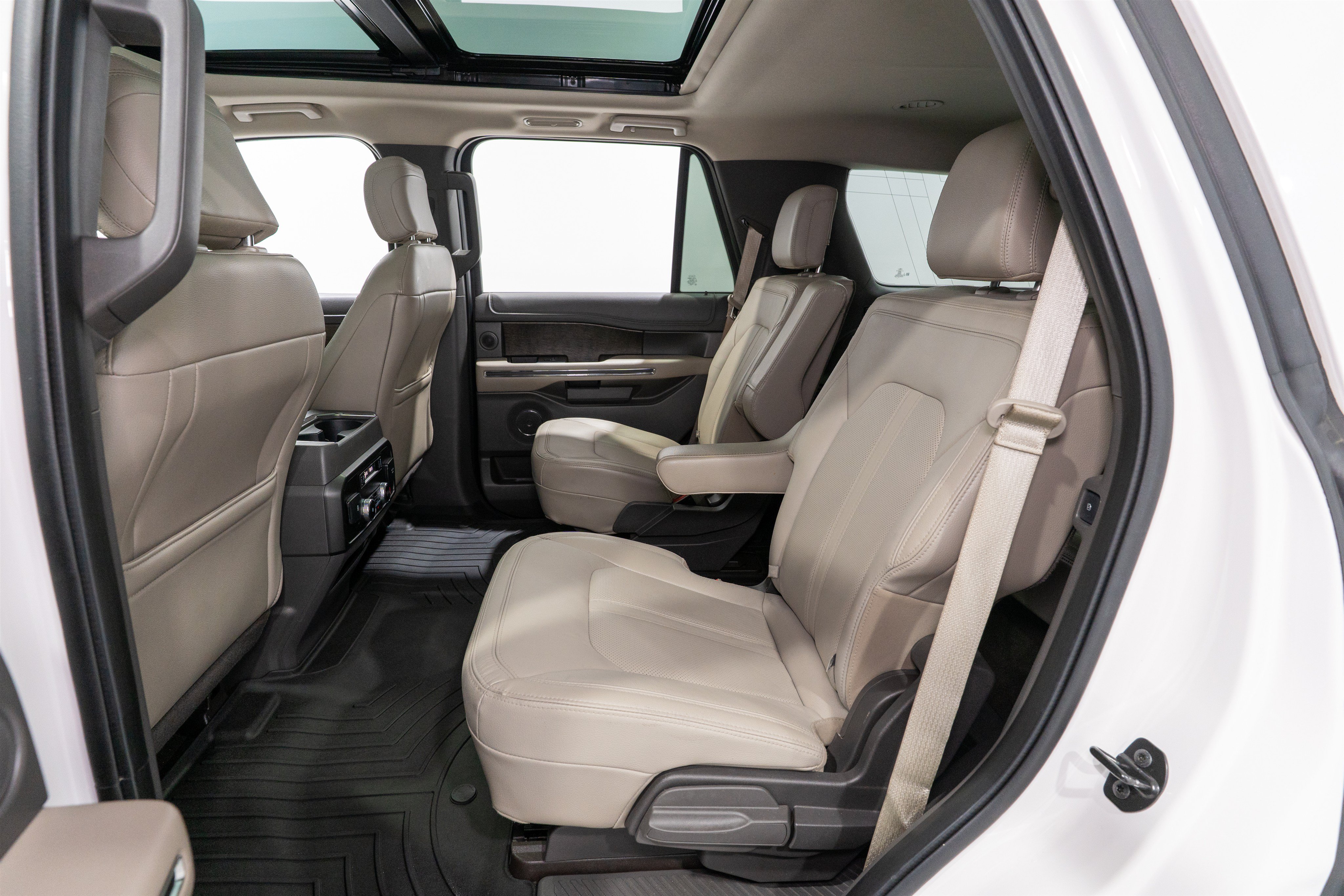 Used 2019 Ford Expedition Limited w/ Equipment Group 302A RWD image 34
