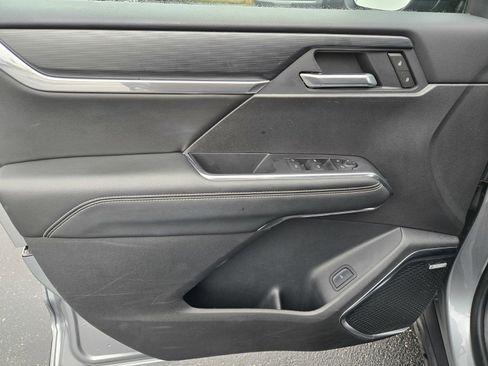 Certified 2025 GMC Acadia Elevation image 17