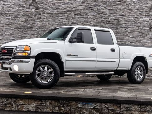 Used 2005 GMC Sierra 2500 SLT w/ Heavy-Duty Power Package image 4