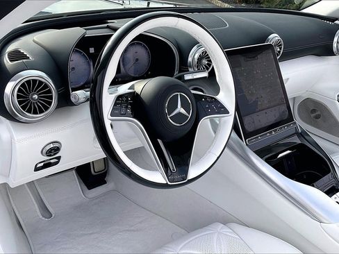 New 2026 Mercedes-Benz Maybach SL 680 image 5
