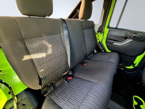 Used 2012 Jeep Wrangler Unlimited Sport image 27